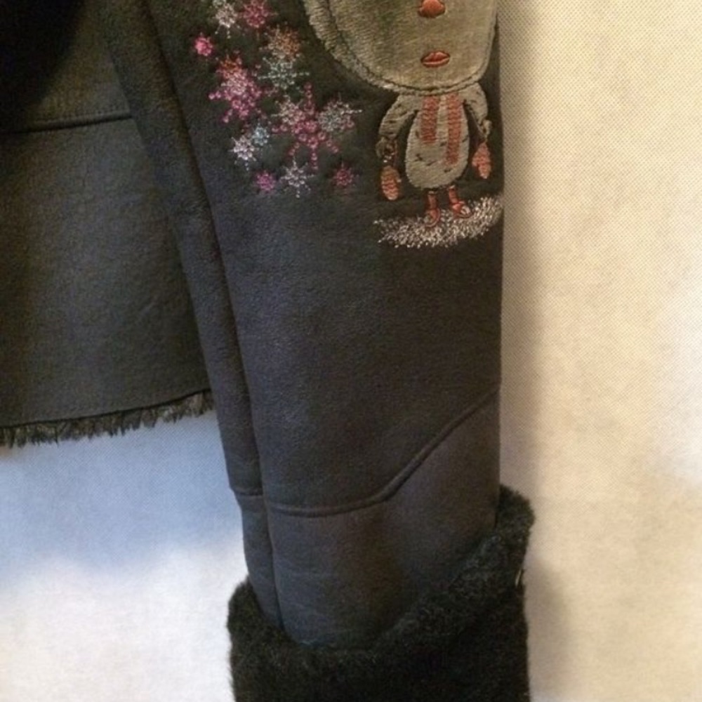Jacket - Picture 5 of 5